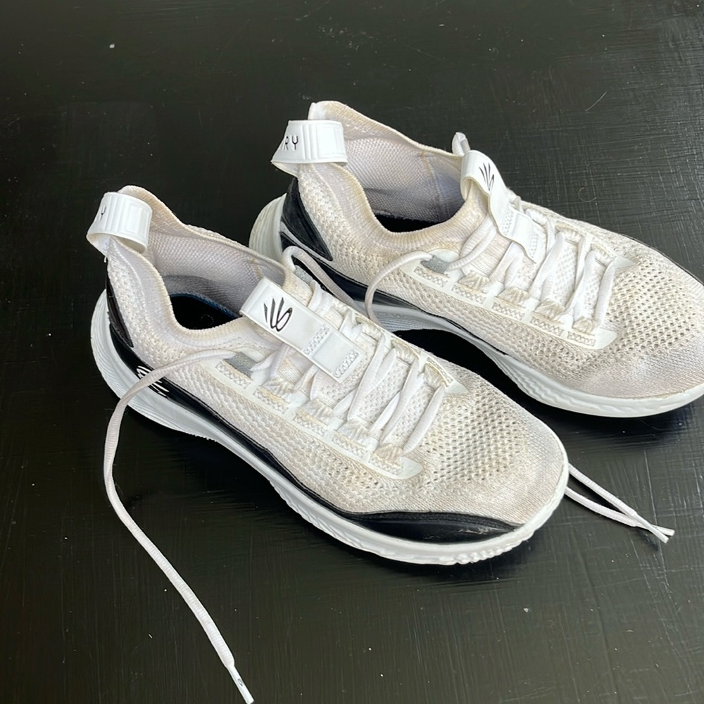 Under Armour Curry Flow 8 NM white black basketball shoe.